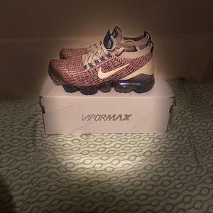 Woman’s Air Vapormax Flyknit 3